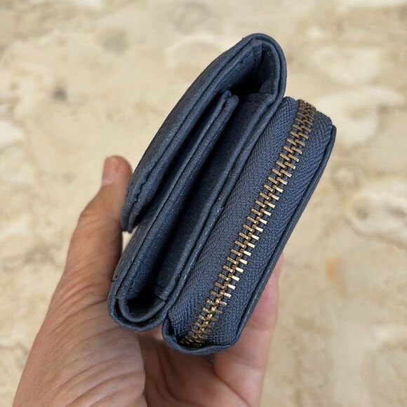 Roots 73 RFID Vegan Leather Compact Tri-Fold Wallet - Picture 5 of 15